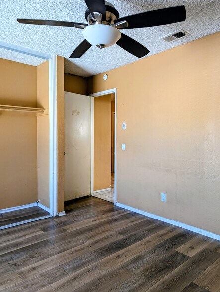 Building Photo - 2524 Plaza Serena Dr