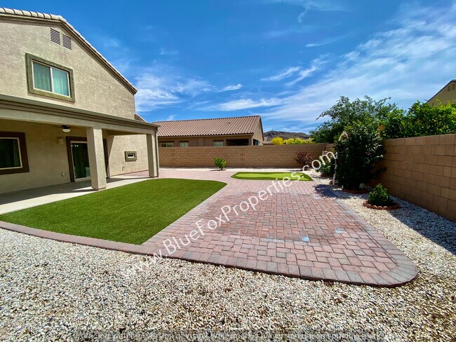Building Photo - 9009 W Rolling Springs Dr