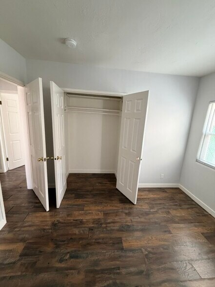 Master Closet - 5943 Tujunga Ave