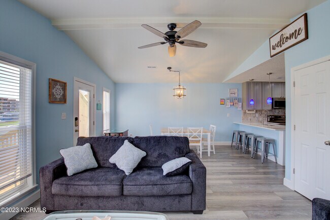 Building Photo - 1883 New River Inlet Rd