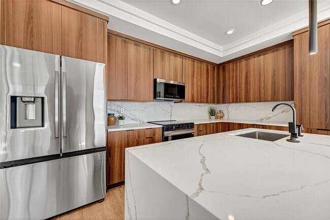 Building Photo - 1100 Emilia Ave