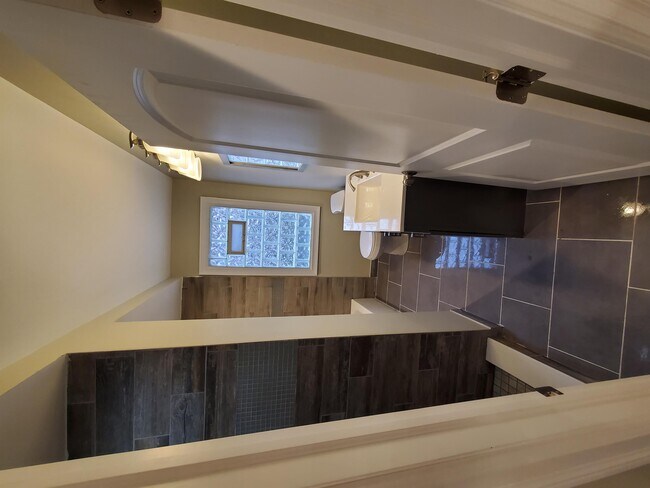 Building Photo - 2914 Hurlbut St