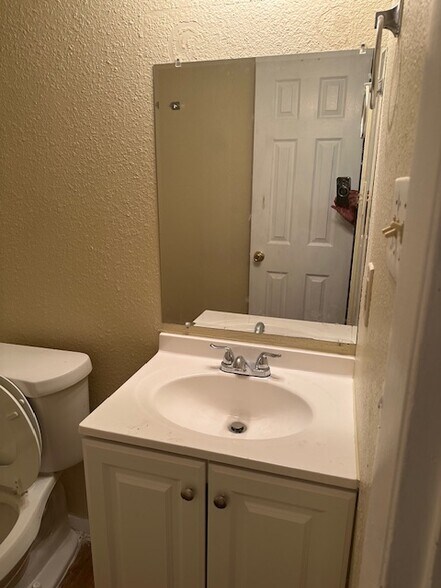 Building Photo - 8305 Garcreek Cir