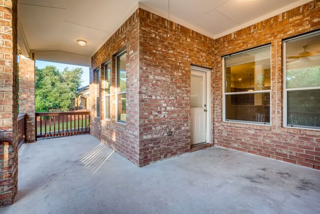 Building Photo - 2606 Mingus Dr