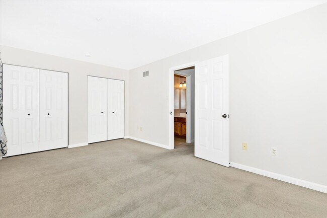 Building Photo - New Market West Rental