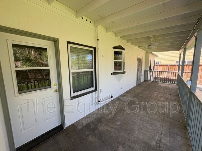 Building Photo - 1610 W College Ave