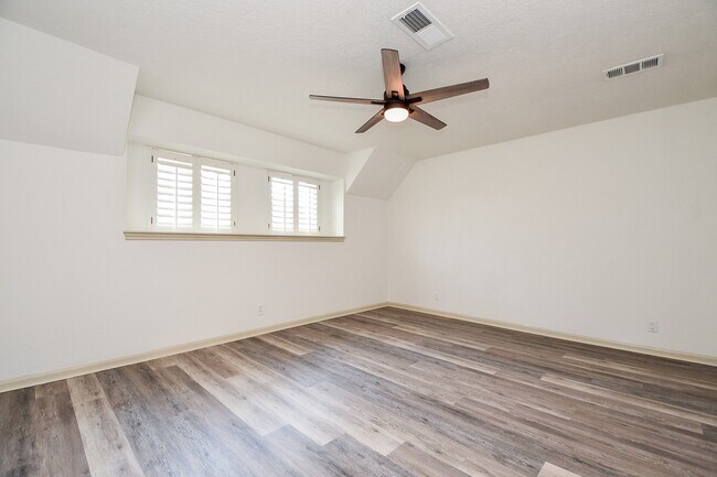 Building Photo - 8231 Bo Jack Dr