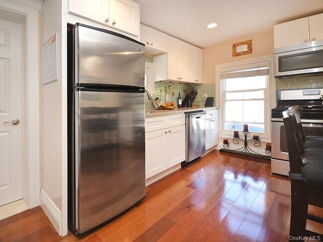 Building Photo - 82 Central Ave