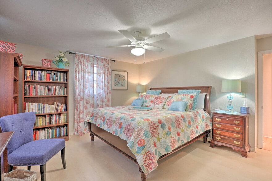 Building Photo - 40 Longfellow Cir