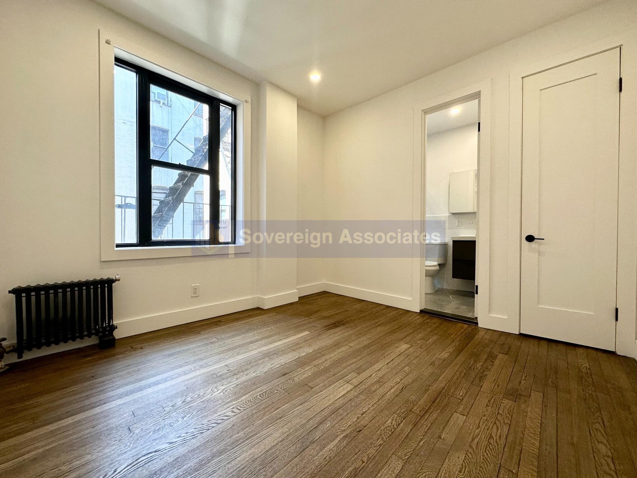 Building Photo - 45 Tiemann Pl