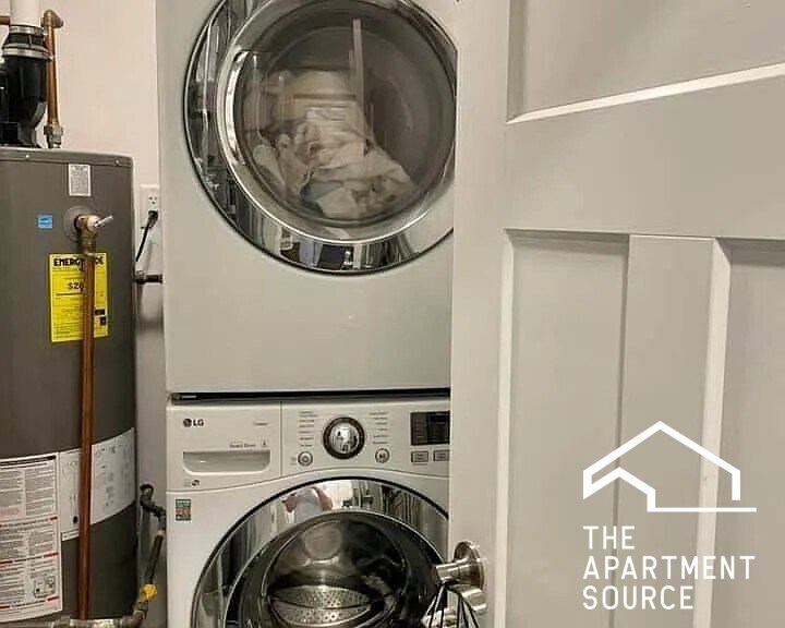 Building Photo - 2732 N Wilton Ave