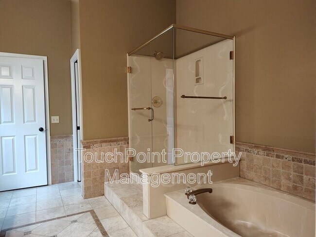 Building Photo - 7235 Kinsmore Ln