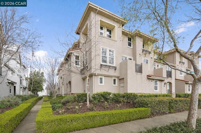 Building Photo - 207 Heligan Ln