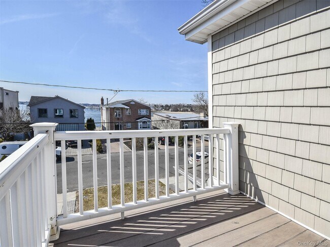 Building Photo - 24B Sintsink Dr W