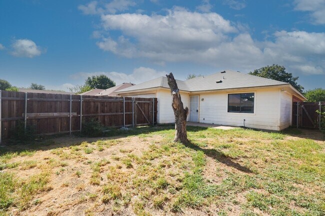 Building Photo - 5223 Jordan Ridge Dr