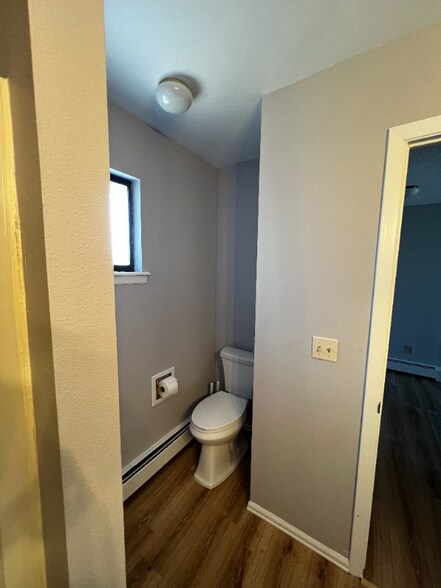 Building Photo - 593 Redwing Ln