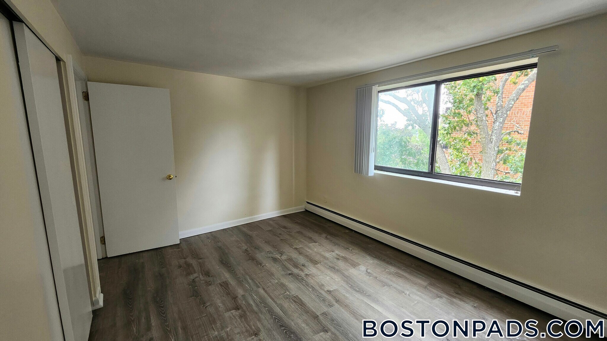 Building Photo - 245 Main St