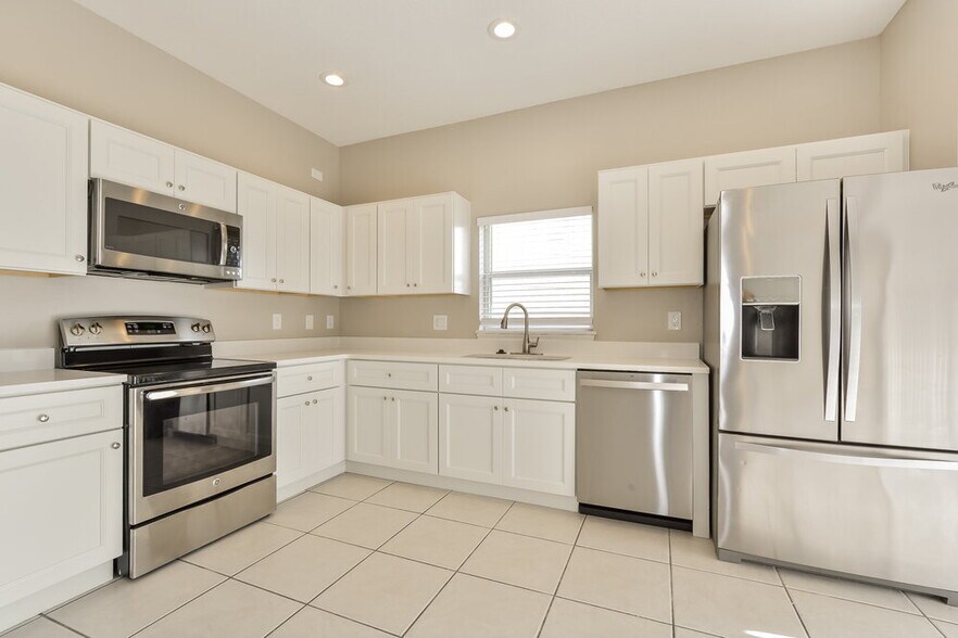 Building Photo - 440 Casa Marina Pl