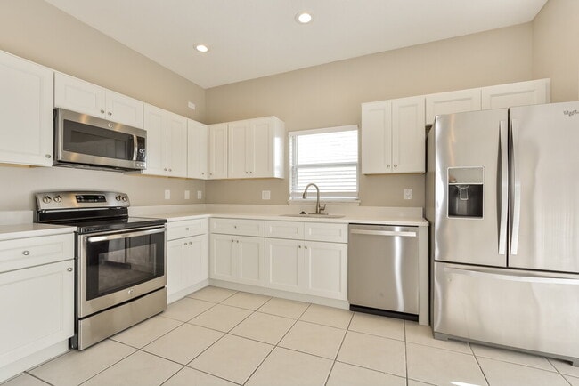 Building Photo - 440 Casa Marina Pl