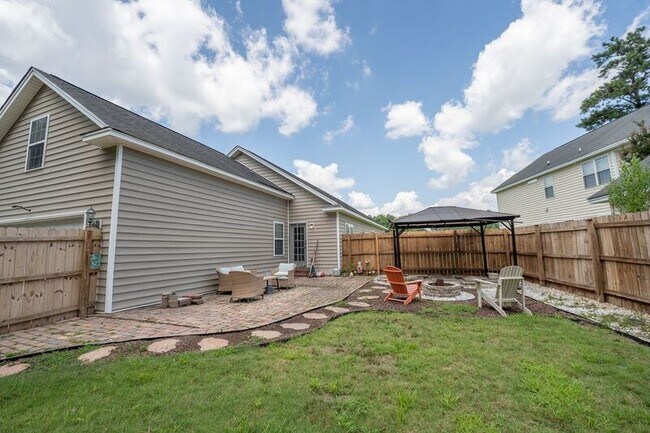 Building Photo - 10 Arbors Cir