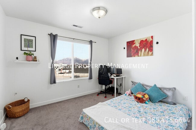 Building Photo - 10847 Big Meadow Dr