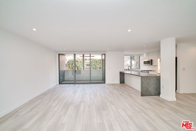 Building Photo - 145 S Maple Dr