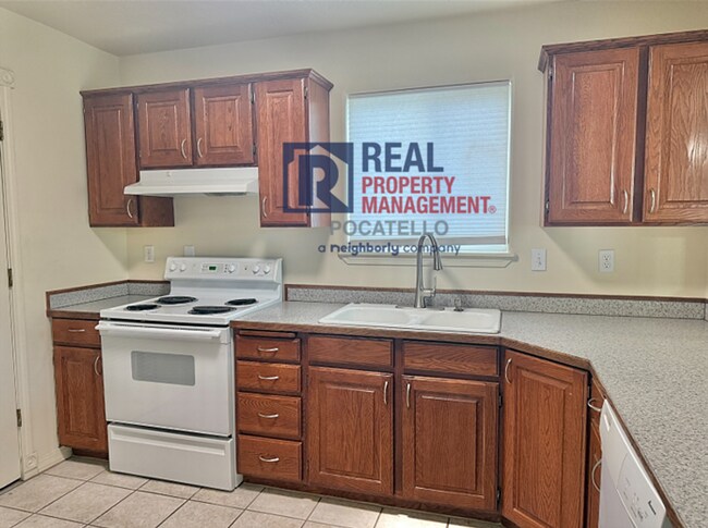 Building Photo - 4734-4736 Heidi Ct