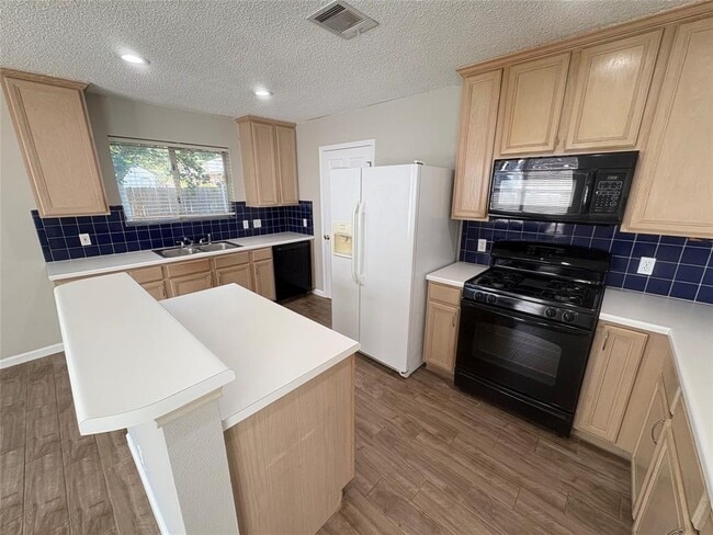 Building Photo - 9617 Copper Creek Dr