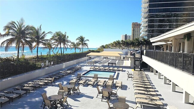 Building Photo - 1985 S Ocean Dr
