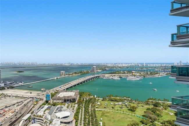 Building Photo - 900 Biscayne Blvd