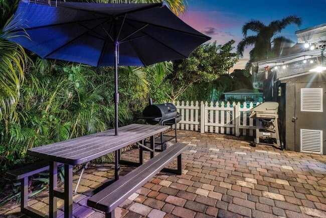 Building Photo - 1911 Parker Ave