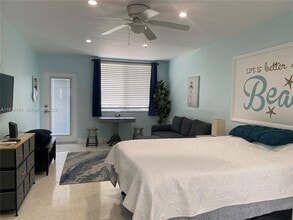 Building Photo - 4228 N Ocean Dr