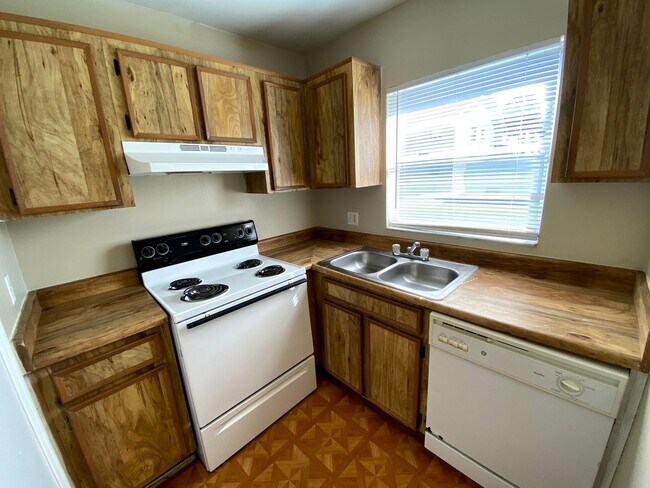 Building Photo - 4148 Pershing Pointe Pl