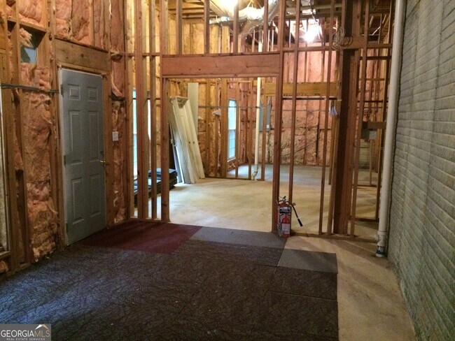 Building Photo - 135 Woodbriar