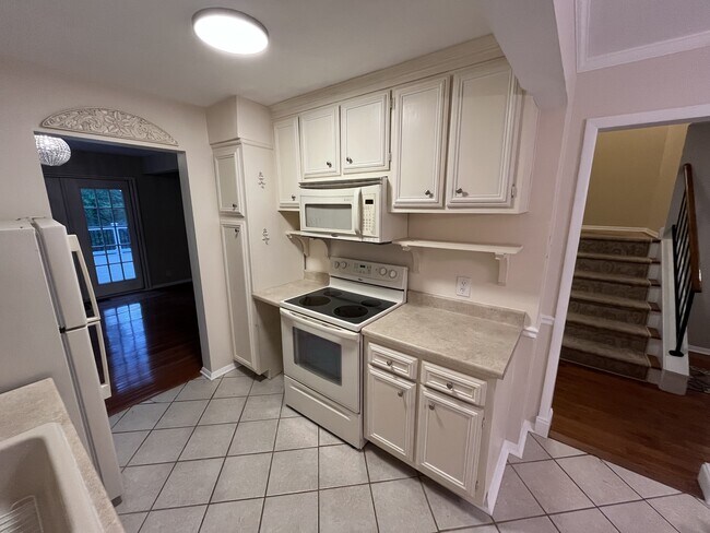 Building Photo - 1764 Sandy Ct