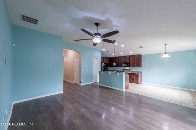 Building Photo - 4667 Pine Lake Dr