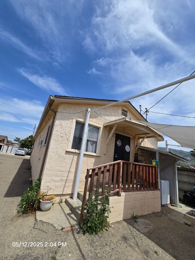 Primary Photo - 2 bedroom 1 bathroom with A/C