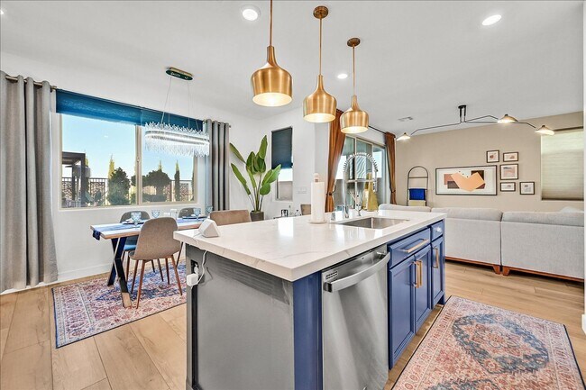 Building Photo - Luxury Summerlin West 4-Bedroom Home!