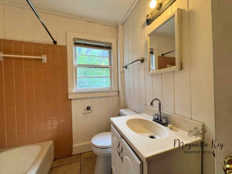 Building Photo - 7203 Porcher Dr