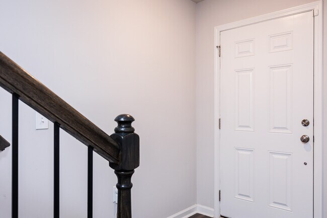Building Photo - 1106 Shoreside Dr