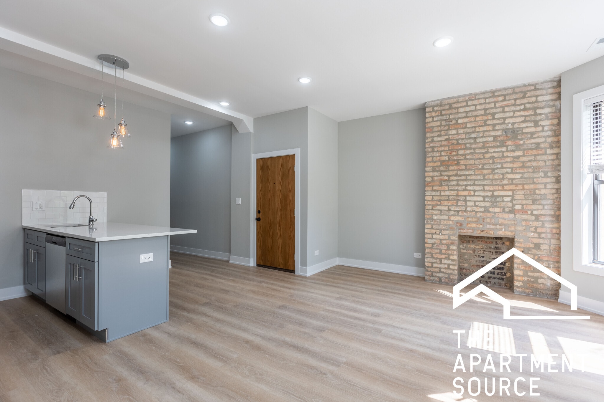 Building Photo - 419 W Belden Ave