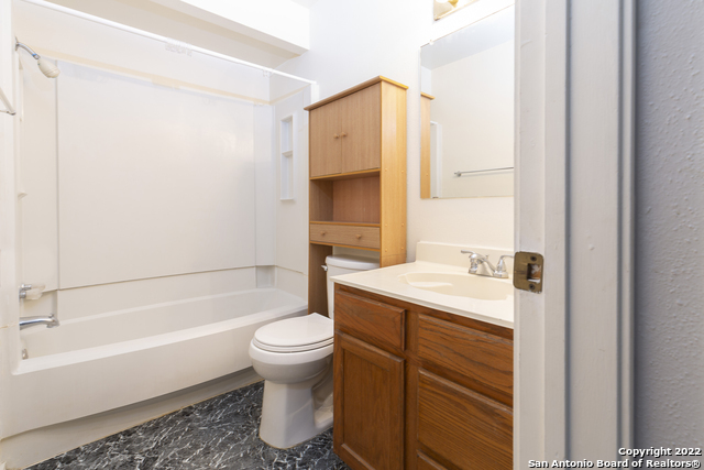 Building Photo - 13011 Feather Ridge Dr