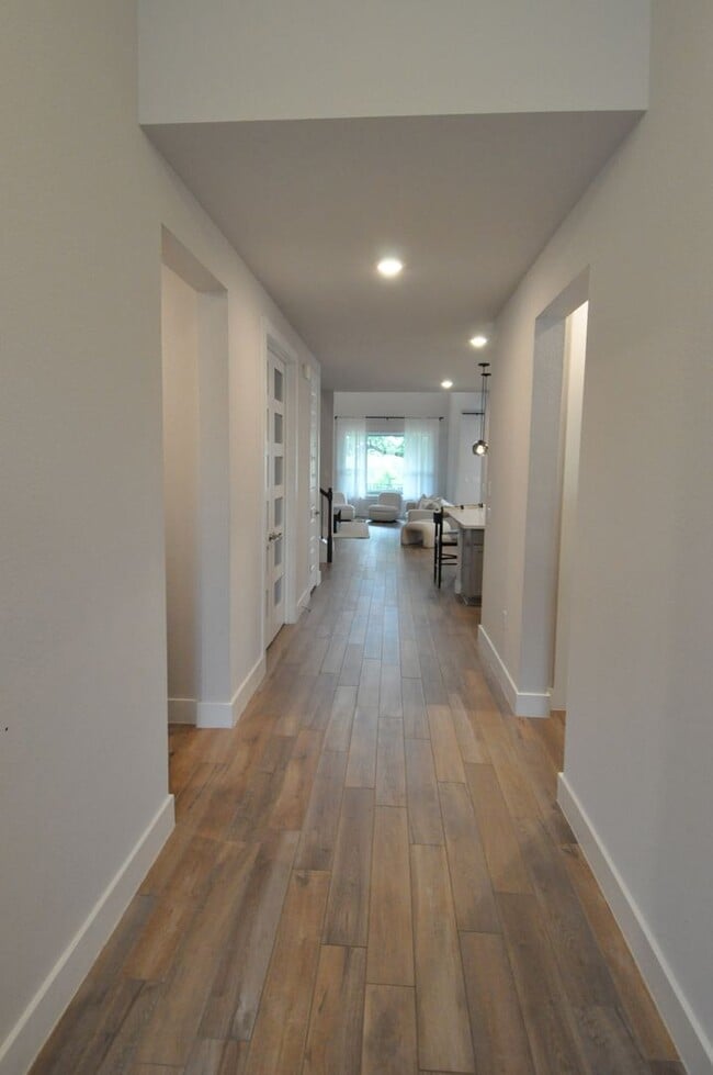Building Photo - Gorgeous Home with Green Belt view!