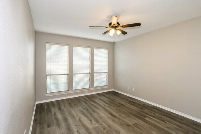 Building Photo - 10701 Hawks Landing Rd
