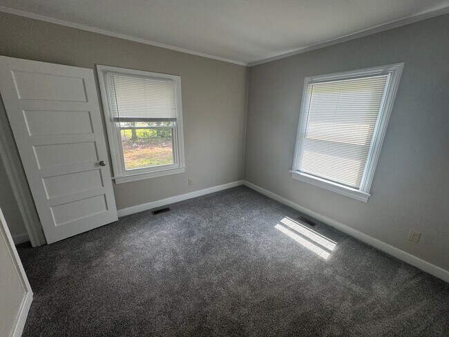 Building Photo - One Month Free Rent with 2 Year Lease! 3 B...
