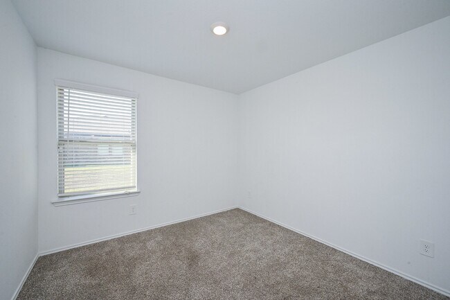 Building Photo - 2342 Spruce Clf Ln