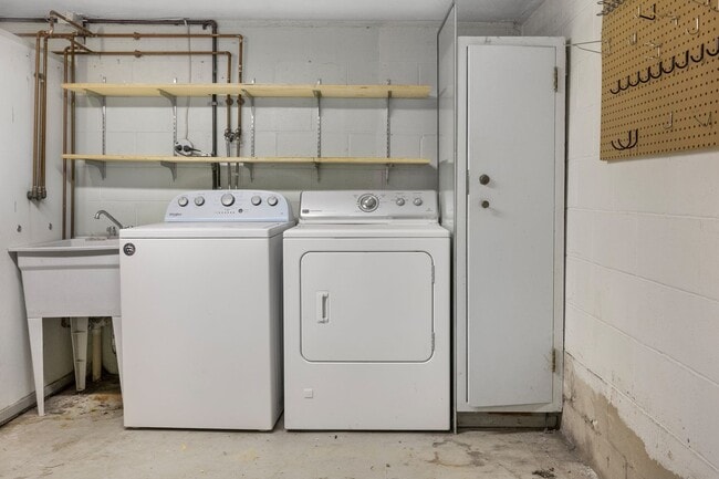 Building Photo - Recently Updated 3 Bedroom House In Mt. Wa...