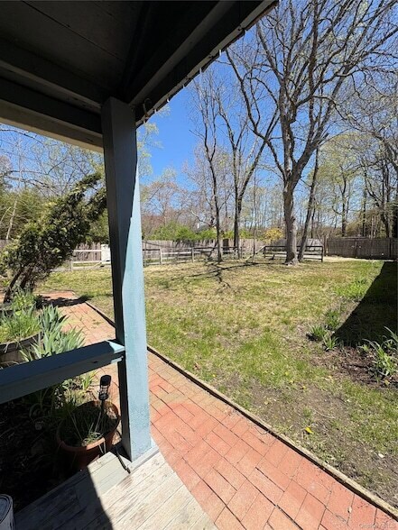 Building Photo - 134 Montauk Hwy