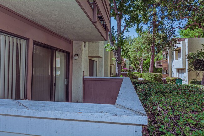 Building Photo - 22840 Hilton Head Dr