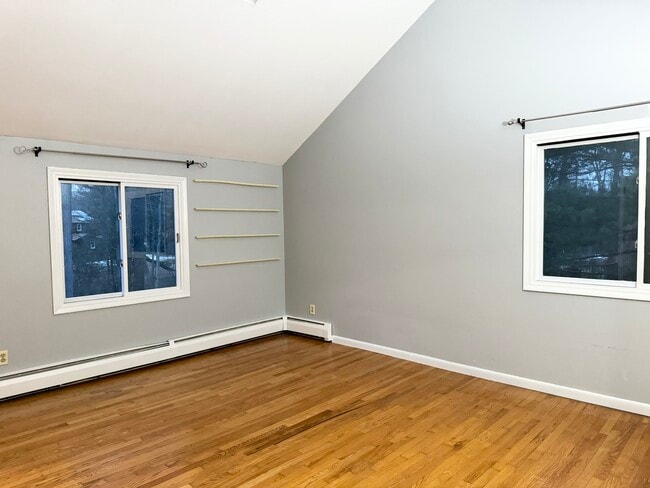 Building Photo - 12 Echo Ln